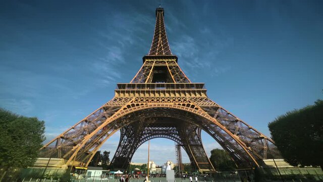 hyper lapse, Eiffel tower, Paris. France