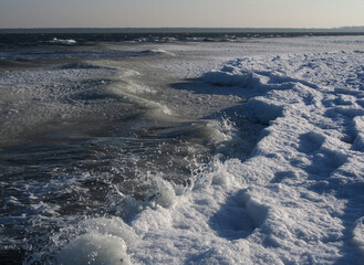 Eisgang vor der Insel Hiddensee