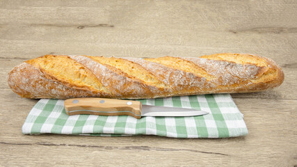 baguette de pain française sur une table