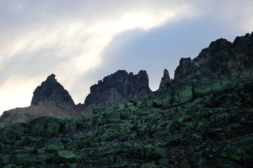 Dia lluvioso al aire libre en la montaña de gredos, 