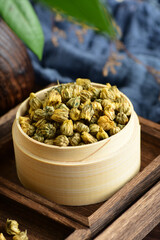 Close-up pictures of fetal chrysanthemum on the background of retro Chinese style