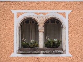 Fototapeta na wymiar Hallstatt windows