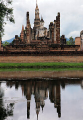 Fototapeta na wymiar templo budista en Tailandia 