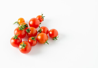 Fresh cherry tmatoes on a white surface

5315 x 3699 px
45 cm x 31 cm
300 dpi