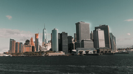 Fototapeta premium View of new york from the river.