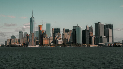 Fototapeta na wymiar View of new york from the river.