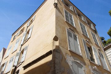 Fototapeta na wymiar house in chartres in france