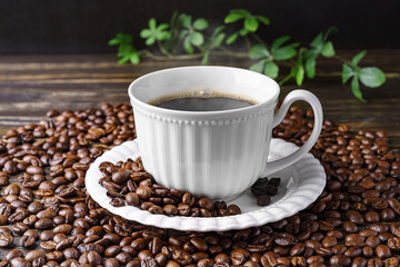 ホットコーヒーとコーヒー豆