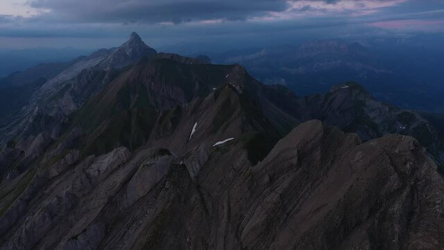Vue a&eacute;rienne par drone au Trou de la Mouche dans le Massif des Aravis, Haute Savoie, France