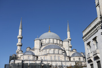 Fototapeta na wymiar Eminonu Yeni Mosque in Istanbul, Turkey