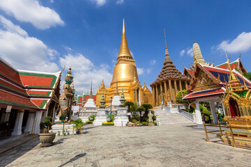 Fototapeta premium Temple of the Emerald Buddha or Wat Phra Kaew temple, Bangkok, Thailand