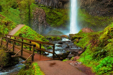 Path at base of Lautrolla Falls