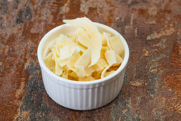 Coconut dry chips in the bowl