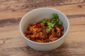 Asian wok noodle with mussels