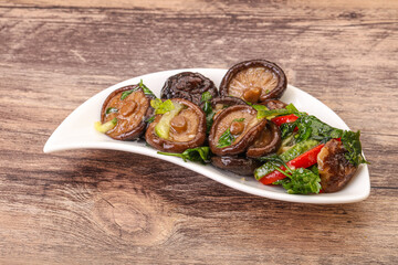 Marinated shiitake mushrooms with herbs