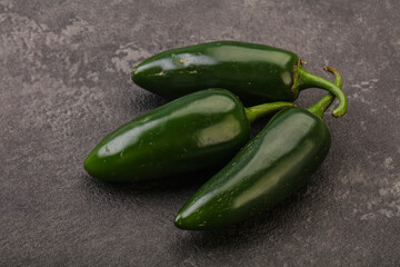 Green raw jalapeno peper heap