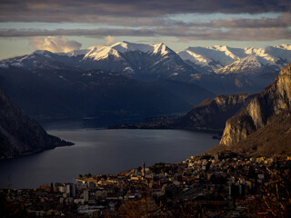 Quel ramo del lago di Como che volge a mezzogiorno 