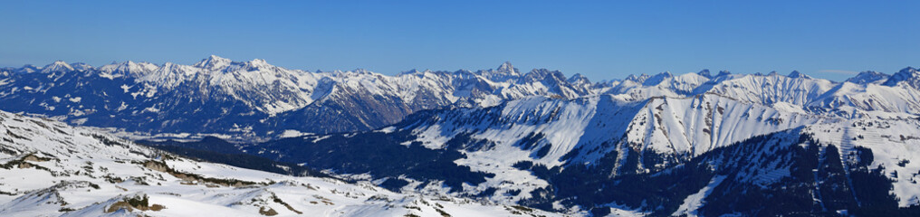 Fototapeta na wymiar Ifen - Panorama - Winter - Walsertal - Berge - Alpen