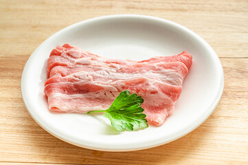 薄切りの豚バラ肉