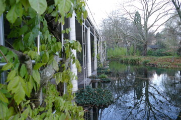Obraz premium batiment et nature
