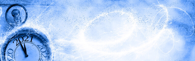 Happy New Year 2021  -  Grußkarte, Template -  Abstrakt, Vintage Uhr in Schnee Landschaft - ...