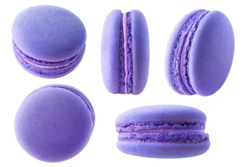 Fototapete Macarons Isolierte blaue Makronen. Sammlung von Blaubeer- oder Brombeermacarons in verschiedenen Winkeln isoliert auf weißem Hintergrund