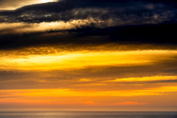 Ocean horizon, sunset, clouds, sunrise