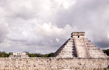 Fototapeta na wymiar The ruins in Chichen Itzá