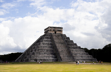 The pyramid of Chichen Itzá 