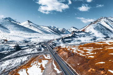 Tourist Attractions in Dushan Highway, Snow Mountain, Xinjiang, China