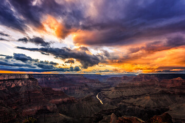 Fototapeta na wymiar Colorful Sunset on the Grand Canyon, Grand Canyon National Park, Arizona