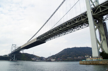 九州から関門海峡越しに本州を見る