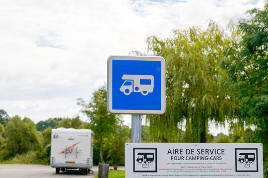camper van parking sign area for motorhome signage with blue roadsign panel means aire de service in french