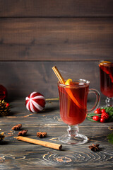 Warming Christmas mulled wine with orange and cinnamon.