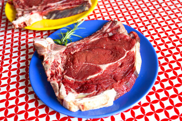 Red and raw meat, florentine