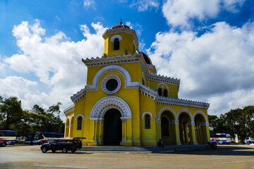 Cuba, hearse in front of a church in the Christopher Columbus Cemetery in Havana