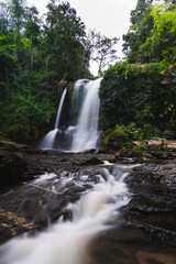 Obraz premium Mae SaPok Waterfall is located at Mae Win, Mae Wang District, Chiang Mai Province. There is a very natural integrity. And very beautiful It is another waterfall that is suitable for relaxation.