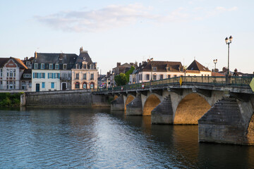 A joigny sur les bords de l'Yonne