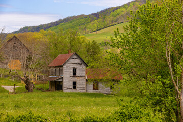 Fototapeta na wymiar Abandoned place in rural Tennessee