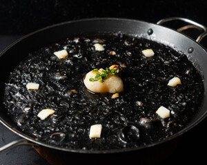 paella arroz negro