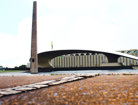 Concha Ac&uacute;stica no Setor Militar Urbano em frente ao Quartel General do Ex&eacute;rcito na cidade de Bras&iacute;lia. Bras&iacute;lia, Distrito Federal - Brasil. 08 de Setembro de 2019.