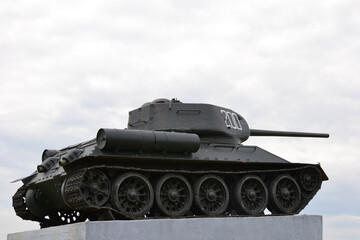 Fototapeta na wymiar The historic tank on a pedestal