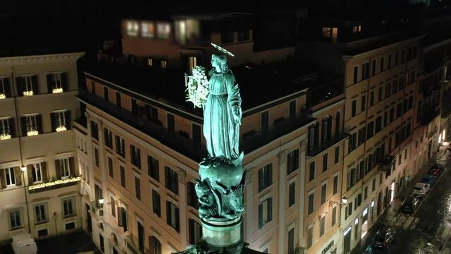 La Colonna dell'Immacolata Concezione a piazza di Spagna, nel centro di Roma.
