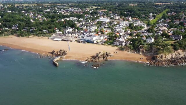 survol des plages de La Baule, Saint-Nazaire, et la marina de Pornichet