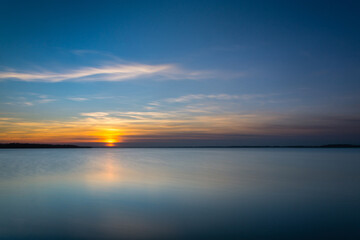 Fototapeta na wymiar Jezioro Goczałkowice zachód słońca