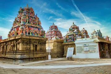 Papier Peint photo autocollant Lieu de culte Chennai, India - October 27, 2018: Interior of Arulmigu Kapaleeswarar Temple an ancient Hindu architecture temple located in South India