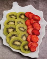 frutas fresas kiwi