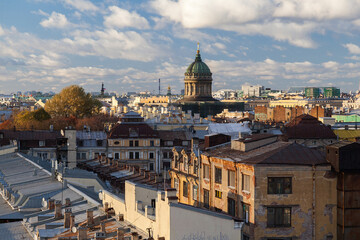 Fototapeta premium Cityscape of Saint Petersburg with doome of Kazan cathedral