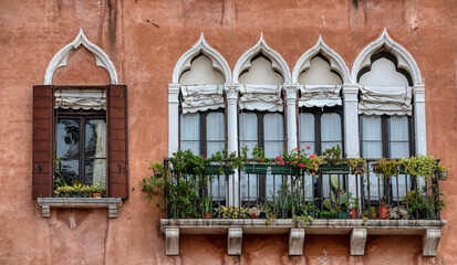 Fototapeta na wymiar Five Windows of Venice