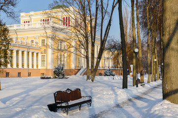 Palace of the Rumyantsevs and Paskevichs. Gomel palace and park ensemble in winter